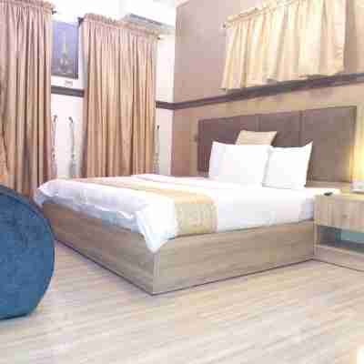 Euro Lounge and Suites Rooms