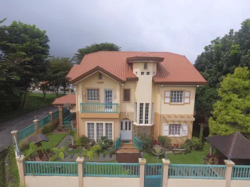 Charming Tagaytay Vacation Home - Villas
