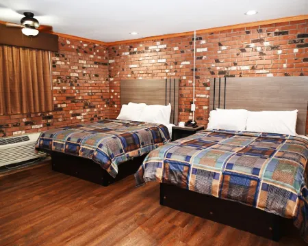 Fellows Creek Lodge Hotels in Canton