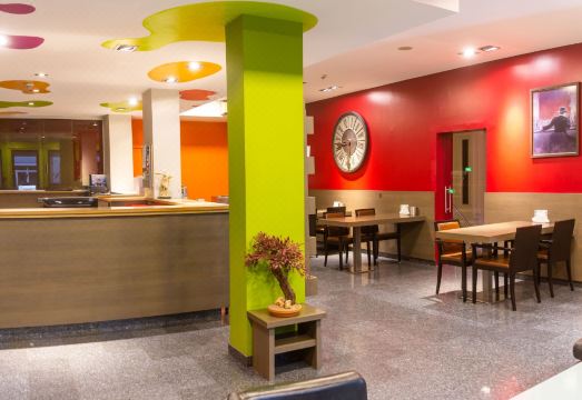 3. 웰니스 아파트 ..