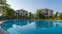 Hotel Central Plaza - Pools
