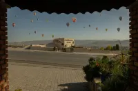 Corner in Cappadocia - vue sur la montagne