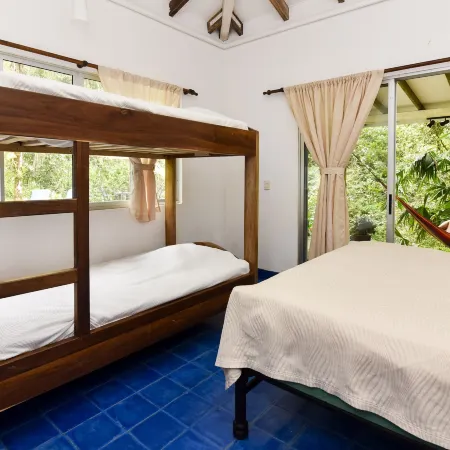 Casa Cedro - Portasol Vacation Rentals Отели в г. Савегре