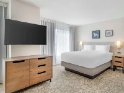 โรงแรม Sonesta ES Suites ที่ San Antonio Downtown Alamo Plaza โรงแรมในซานอันโตนิโอ