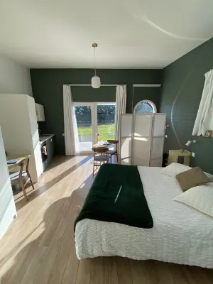 Hôtel les Voisins Beaucemaine