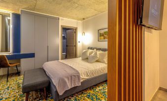 Kravit Premier Suites