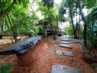 Jungle Bay Resort Hotels near Kung Wiman Beach