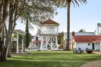 The Inn at Mattei's Tavern, Auberge Collection - parking