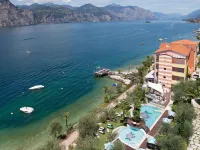 ベルフィオーレ パーク ホテル - アダルト オンリー ブレンゾーネ・スル・ガルダのホテル