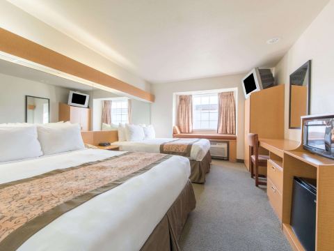 Microtel Inn & Suites by Wyndham Altus