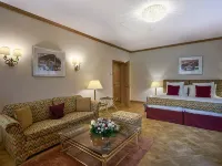 Hotel Vereina Hotels near Pischabahn