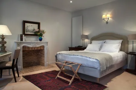 Hôtel de Londres Отели рядом с достопримечательностью «Дворец Фонтенбло»