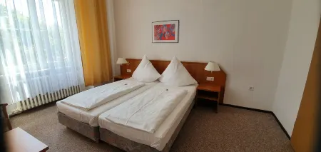 Hotel "Stadt Köthen" Отели в г. Анхальт-Биттерфельд