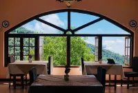 Tree of Life Grand Oak Manor Binsar Hotels in Almora