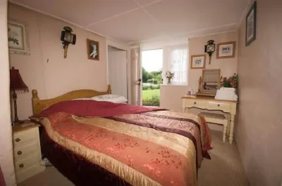 Kates Farm Bed and Breakfast Hotels in Dalwood