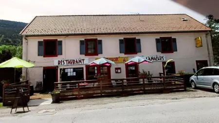 Hotel Restaurant l'Angelus Отели в г. Бас-Сюр-ле-Рюпт