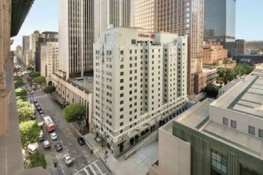 Hilton Checkers Los Angeles Hotels near Little Tokyo