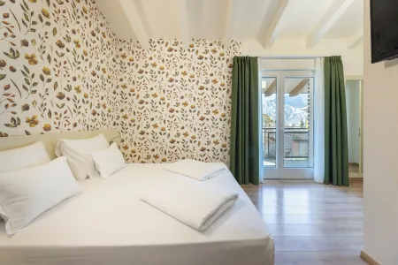 Hi Hotels Torbole - Pool & Spa