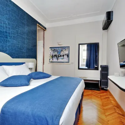 Vico Rooms and Terrace Hotels near Explora