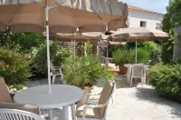 Atlantis Hôtel Hotels in Saint-Julien-en-Born