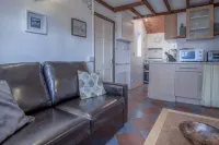 Honeysuckle Cottage - 1 Bedroom Cottage - Amroth Hotels in Amroth