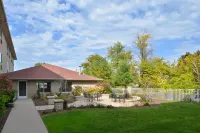 Holiday Inn Express & Suites St. Joseph Lakefront