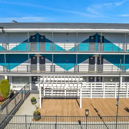 Eastside Lodge