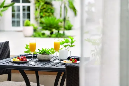 Hilton Garden Inn Carlsbad Beach Отели рядом с достопримечательностью «Флауэр Филдс»