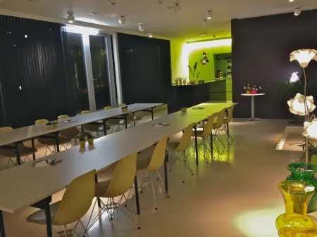 Hotel Corbie Geel Отели рядом с достопримечательностью «AVEVE»