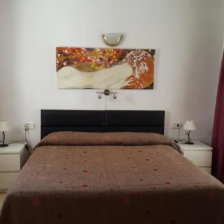 Hostal Fornet Altea Отели в г. Альтеа