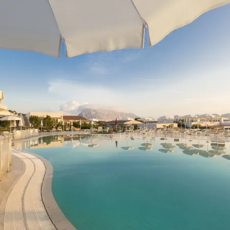 Grande Baia Resort & Spa Отели рядом с достопримечательностью «Пляж Ла-Чинта»