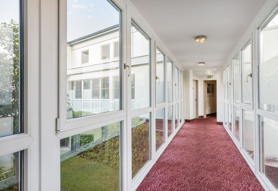 2. 머큐어 호텔 잉..