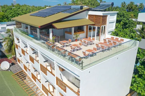 Luau Beach Inn, Maldives