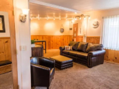 Alpine Trail Ridge Inn Hotels in Larimer County