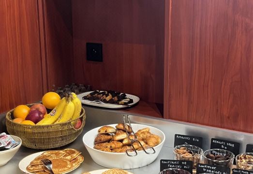 1. 호텔 아리안..