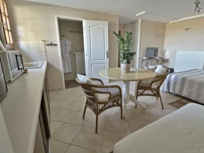 Le Pas de l'Ane Chambres d'hôtes فنادق في Saint-Didier-de-la-Tour