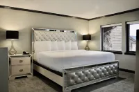 The Carlton Lodge Hotels in Adrian