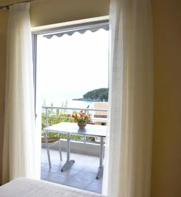 Riviera Rooms - Bed and Breakfasts