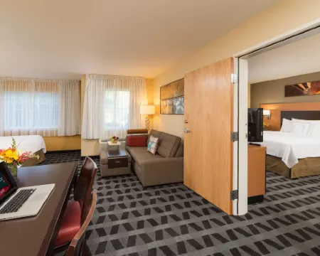 萬豪旗下的本德TownePlace Suites酒店 本德酒店