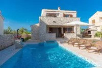 Villa Kirstin - Villas