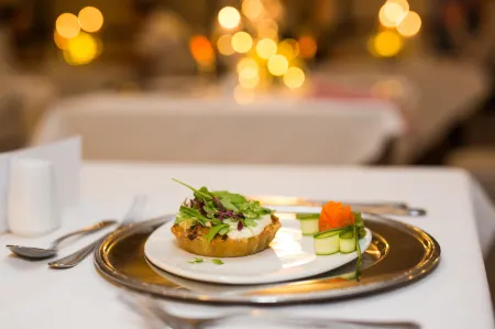 The Moon and Sixpence Garden Guest House Отели в г. Sterkfontein DMA