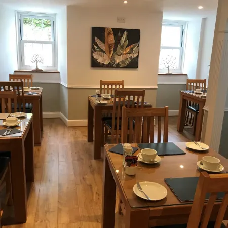 Meadhon Guest House