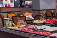 Parque Balneário Hotel Santos by Castelo Itaipava - breakfast