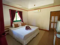 เกาะกูดอ่าวพร้าว บีช รีสอร์ท โรงแรมใกล้หาดอ่าวพร้าว