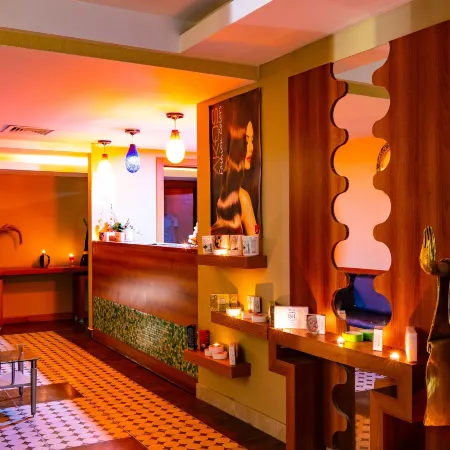 Ambassador Plaza Hotel