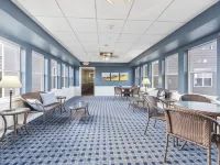 Cherry Tree Inn & Suites - parking