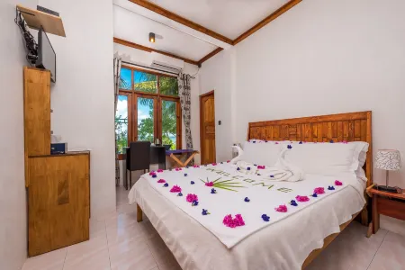 Ithaa Beach Отели рядом с достопримечательностью «Гурайдо»