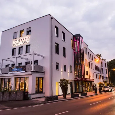 Design-Konferenzhotel & Restaurant Steinernes Schweinchen Hotels near Brasselsberg