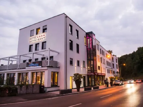 Design-Konferenzhotel & Restaurant Steinernes Schweinchen Hotels near Brasselsberg