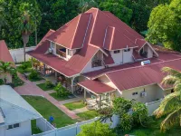 Villa Authentique Hotels near Veuve Nature Reserve